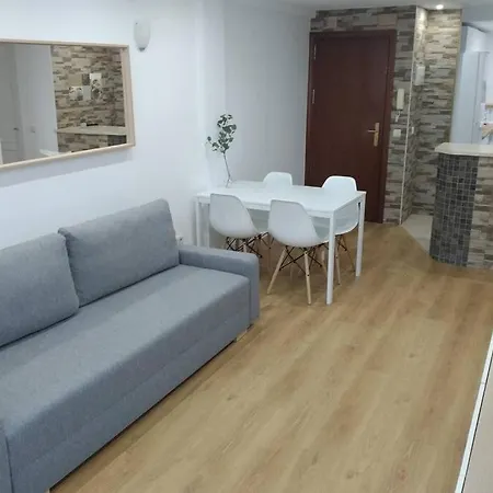 Rent4 Delicias Apartment *